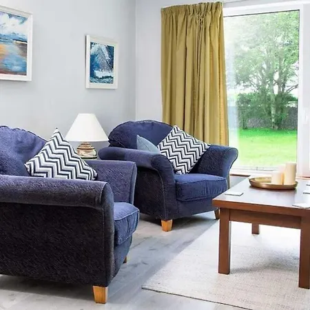 Holiday home Ellie's
